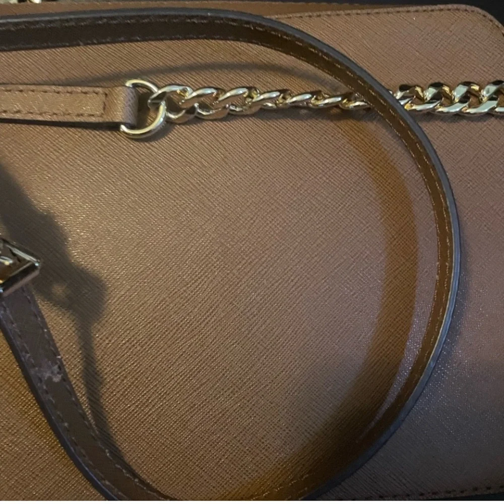 EUC / NWOT Michael Kors Brown Crossbody Bag
